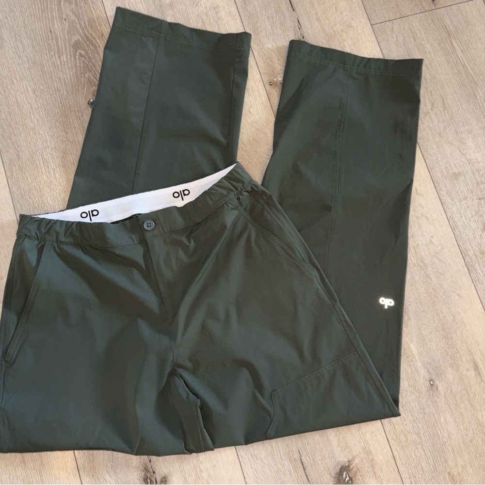 ALO Yoga Dark Green Men's Pants